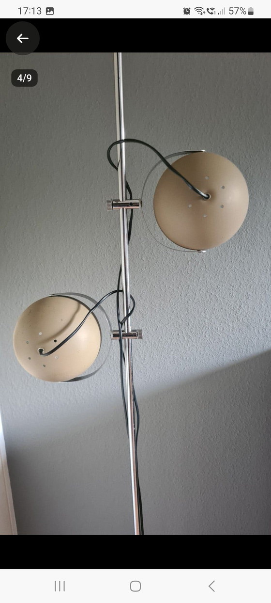 Lampadaire au design moderne du milieu du XXe siècle. Style futuriste. – Iron, Metal (photo 4 of 9)