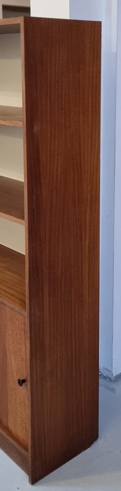 Image 1 of Librería de mediados de siglo