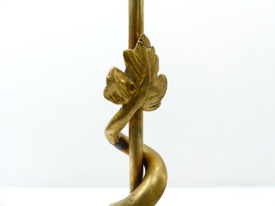 Grand cale-porte dauphin au trident de Neptune en laiton patiné – Europe, XXe siècle – Objets déco, Brass (photo 5 of 7)