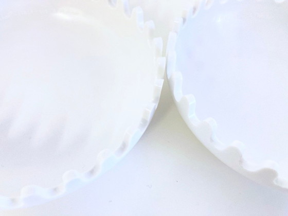 Image 1 of White Clam ashtray, Alan Fletcher design for furniture, 1970s