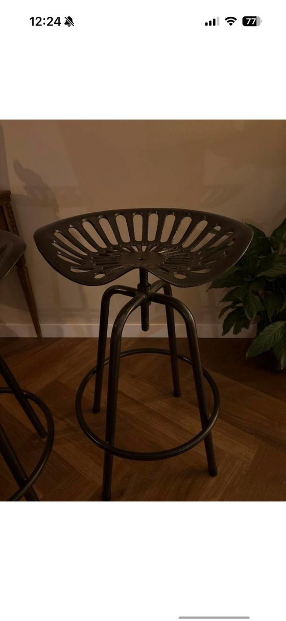 Image 1 of Taburete de bar con asiento de tractor