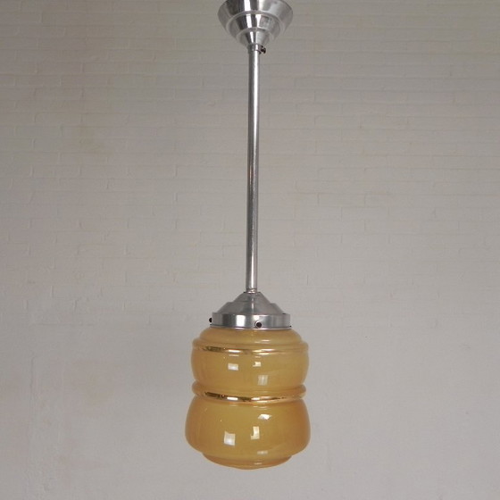 Image 1 of Art-Deco-Pendelleuchte mit beigefarbenem Glasschirm, 1930er Jahre