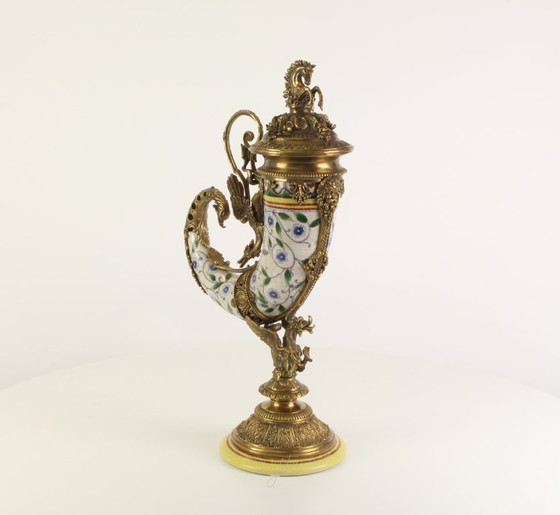 Image 1 of CUERNO CORNUCOPIA DE PORCELANA MONTADO EN BRONCE