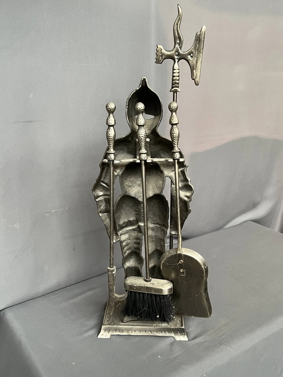 4-teiliges Kamin-Set. – Dekorative Objekte, polished steel, Cast Iron (photo 5 of 6)