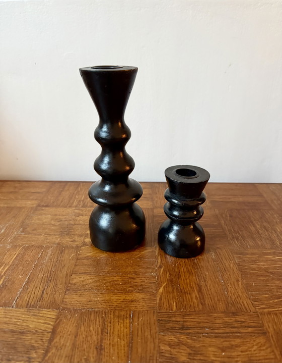 Image 1 of Coppia di candelieri in legno tornito nero