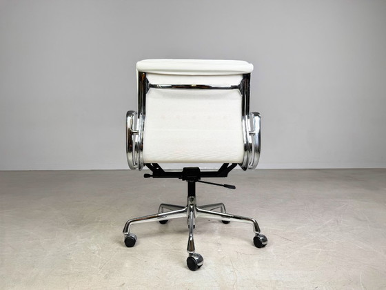 Image 1 of Original Vitra EA 217 Bürostuhl Charles Eames leder weiß Chefsessel