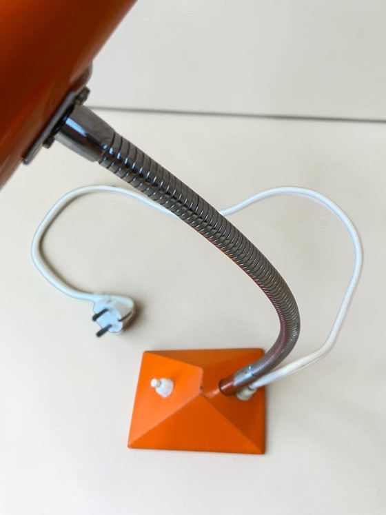 Image 1 of Oranje tafellamp uit de jaren 70 in ruimtetijdstijl | Vintage bureaulamp uit het midden van de 20e eeuw | Retro designlamp
