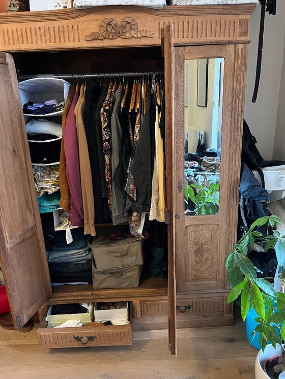 Image 1 of Vintage eikenhouten kledingkast