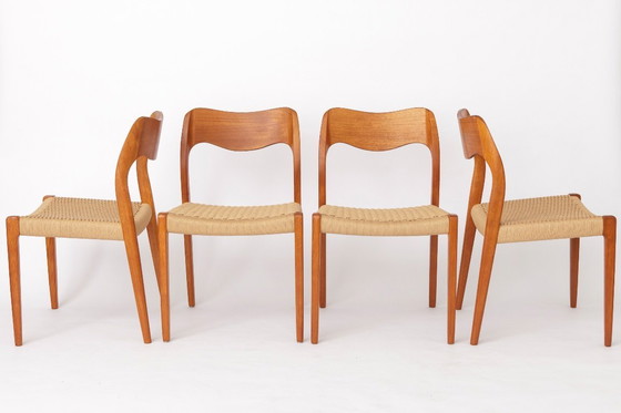 Image 1 of Set van 6 Møller Model 71 stoelen | Deense moderne teakhouten eetkamerstoelen | Vintage set uit de jaren 60