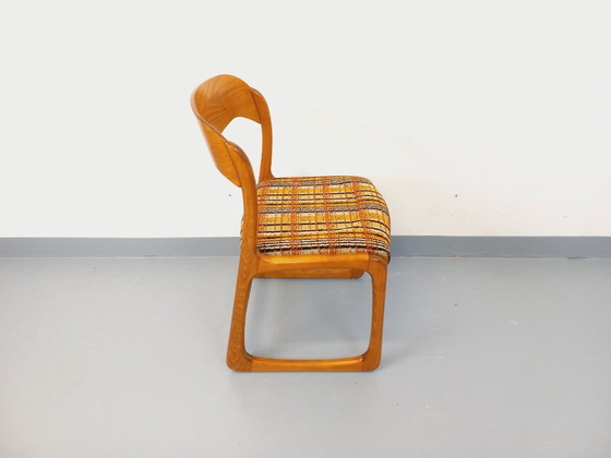 Image 1 of Sedia a slitta vintage del marchio Baumann, in legno e tessuto di lana, risalente agli anni '70.