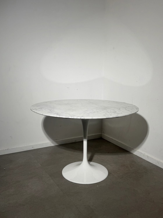Table de salle à manger Tulip avec plateau en marbre blanc, Ø 110, Tables de salle à manger (photo 6 sur 9)