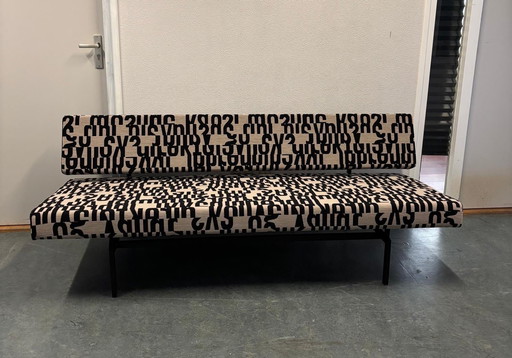 Sofá cama Gijs van der Sluis en Kvadrat Letters
