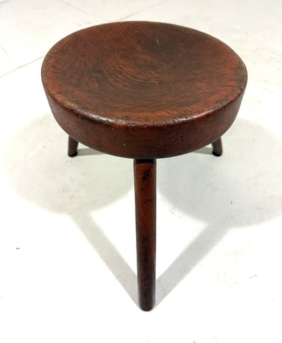 Image 1 of Antiek rustiek houten driepootkrukje 1900’s