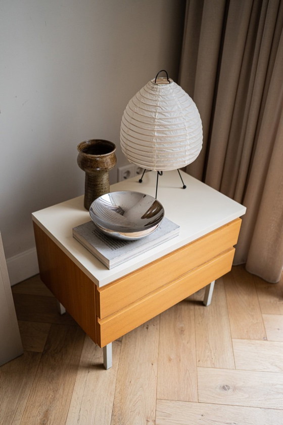 Image 1 of Set van 2 houten nachtkastjes