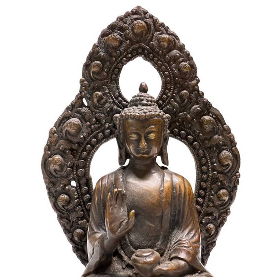 Set of 2 19th-century bronze Buddhas with traces of 24-carat gold – lot 462 – Sculpture (photo 18 of 29)