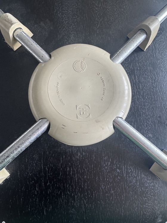 Image 1 of Arne Jacobson 8 Sillas mariposa negras