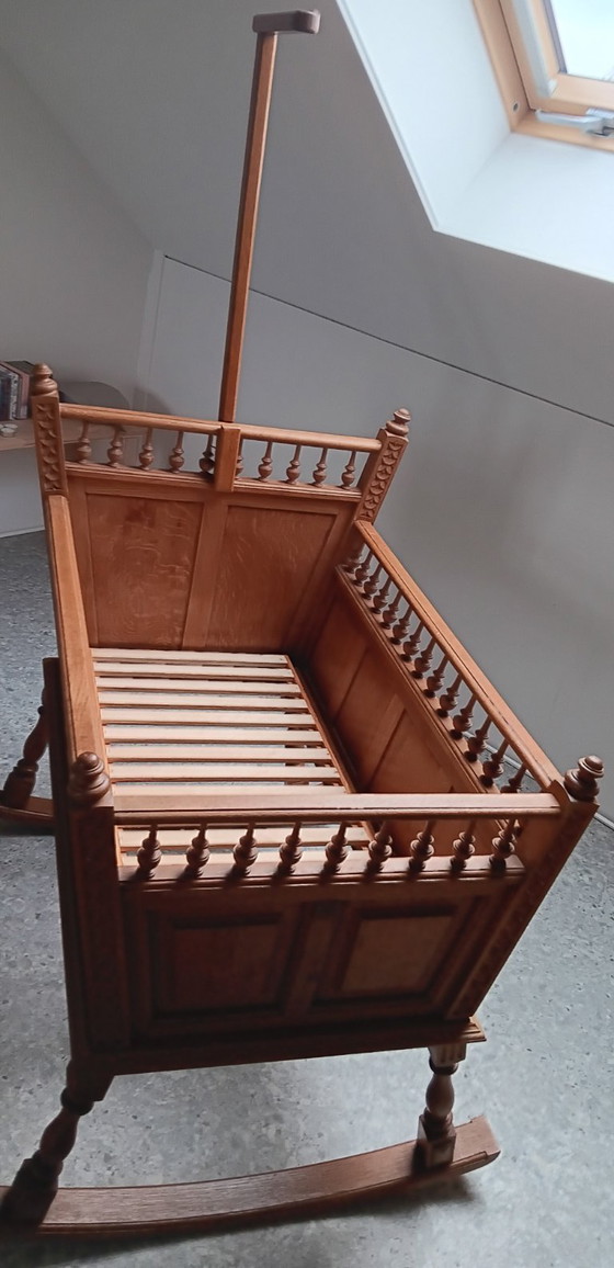 Image 1 of Cradle oak