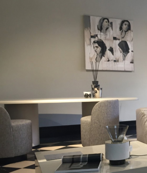 Image 1 of Gio Pagani Tafel – Capsulecollectie 'Een dag uit het leven' | Mat gelakt hout met krijtafwerking | Showroommodel