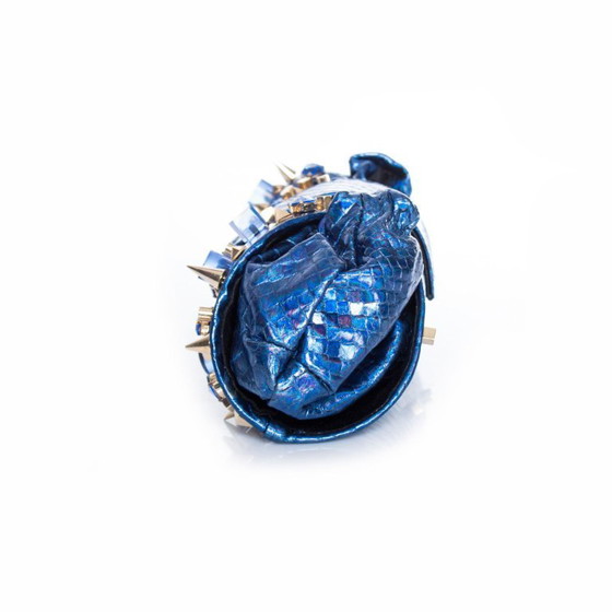 Image 1 of Maison Du Posh, pochette in pelle blu effetto serpente