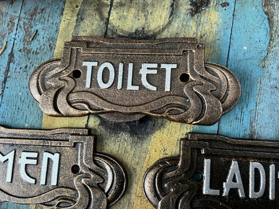 Image 1 of Set di tre insegne per toilette in stile Art Nouveau: ghisa, bronzo con lettere argentate