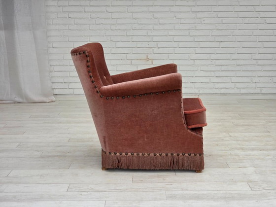 Image 1 of 1970, fauteuil danois, velours d'ameublement rose saumon, bois de hêtre.