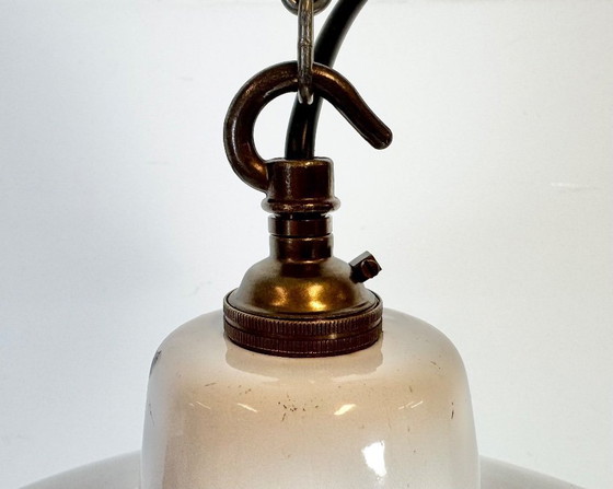 Image 1 of Industriële witte geëmailleerde fabriekshanglamp, jaren 60