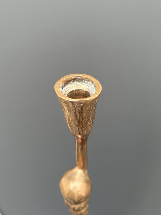 Image 1 of Brutalistische Bodenkerzenhalter aus Kupfer und Messing – 1970er Jahre
