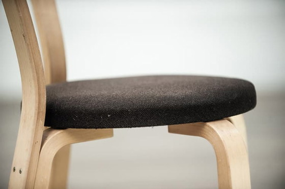 Image 1 of Silla de comedor apilable Artek 68