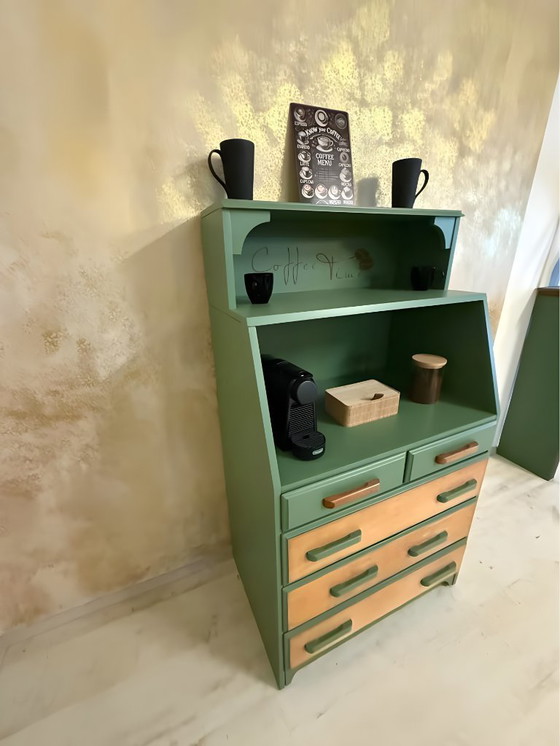 Image 1 of „CAFÉ AU LAIT“ – Charmante Upcycling-Kaffeestation in Salbeigrün