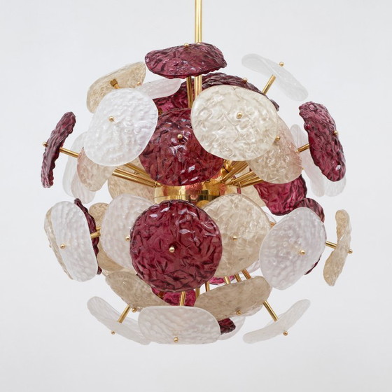 Image 1 of Lampadario Sputnik in vetro di Murano, rosso ciliegia, bianco e champagne, struttura in ottone.