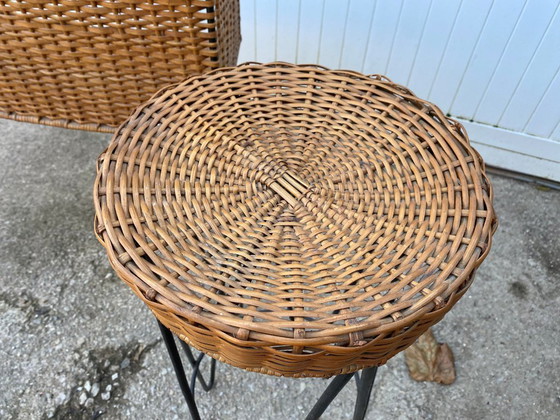 Image 1 of Bancone da bar vintage anni '50 con due sgabelli in rattan e metallo