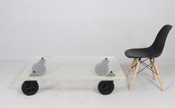 Image 1 of Table basse/table basse sur roulettes, années 1980, Italie