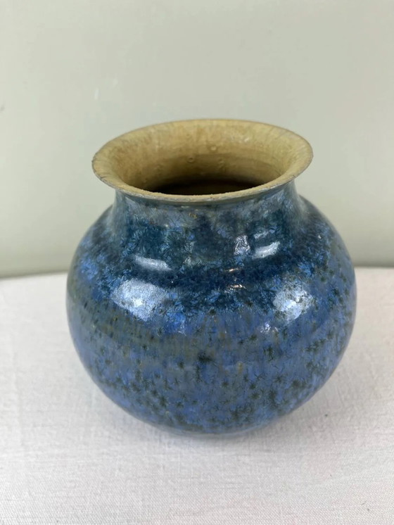 "Frost Flower" Vase – Porcelain, Vintage (photo 2 of 11)