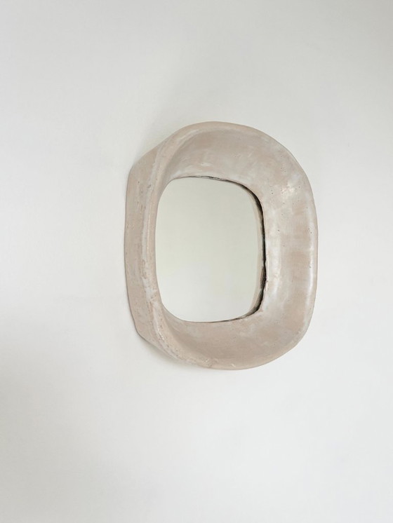 Image 1 of Franse hedendaagse keramische spiegel, "Oeuf" van Renzo Maar