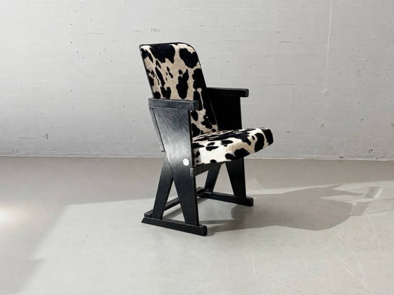 Image 1 of Postmoderne bioscoopstoel met koeienhuidlook, jaren 80