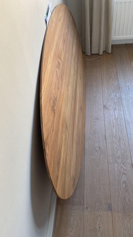 Image 1 of Ovale eettafel