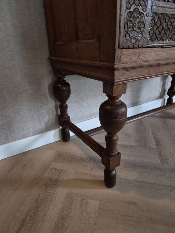 Antieke Deken Kist Uit 17e Eeuw Op Onderstel – Wandkast, Wood (photo 7 of 7)