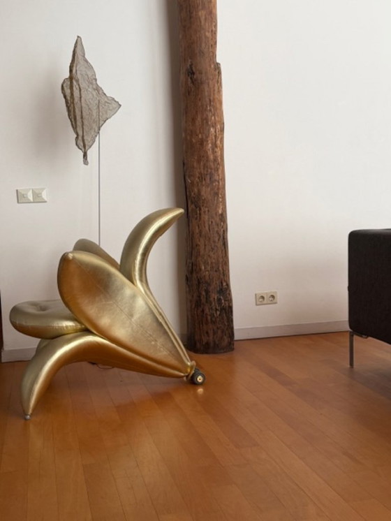 Image 1 of Edra Getsuen Pelle color oro. Design anniversario