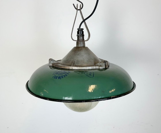 Image 1 of Lampada a sospensione in ghisa smaltata verde industriale, anni '60