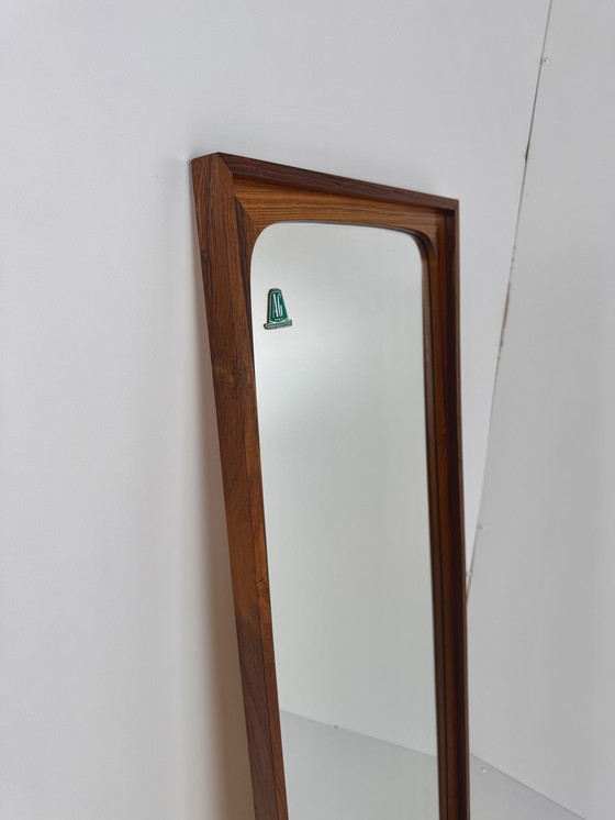 Image 1 of Specchio da parete in palissandro danese: eleganza scolpita di metà secolo