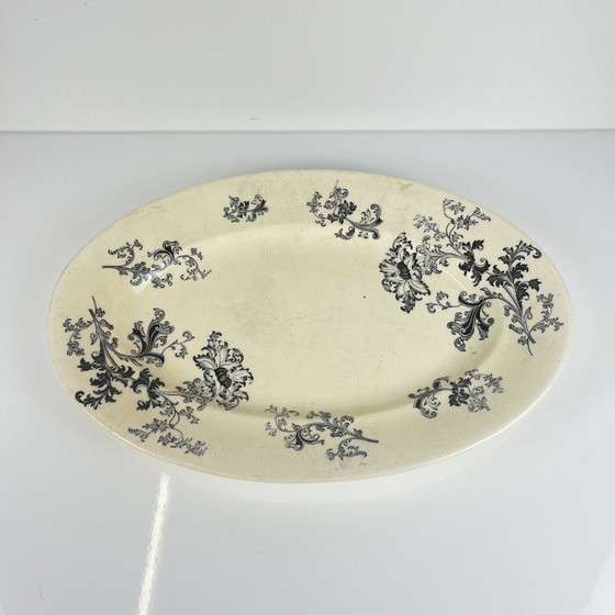 Image 1 of Grand plat ovale terre de fer, modele "Damas" par Sarreguemines, fin XIXe, gris-noir