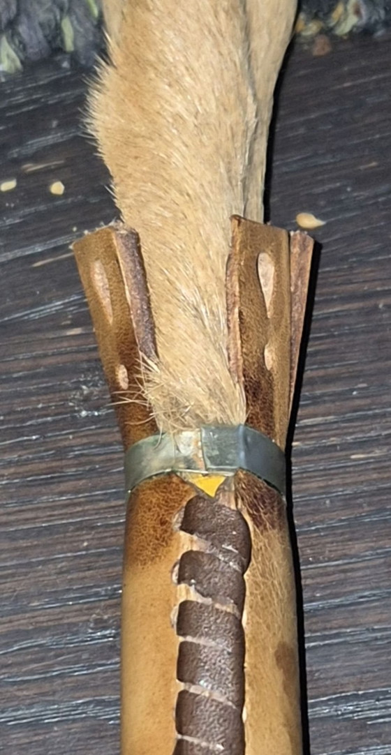 Frusta da equitazione Kazakistan Zampa di cervo, Decorazioni murali, Pelle, Metallo, Beige (foto 10 di 10)