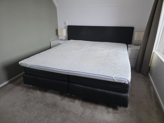 Image 1 of Refurbished Boxpring bed 210x180cm, kingsize z.g.a.n.