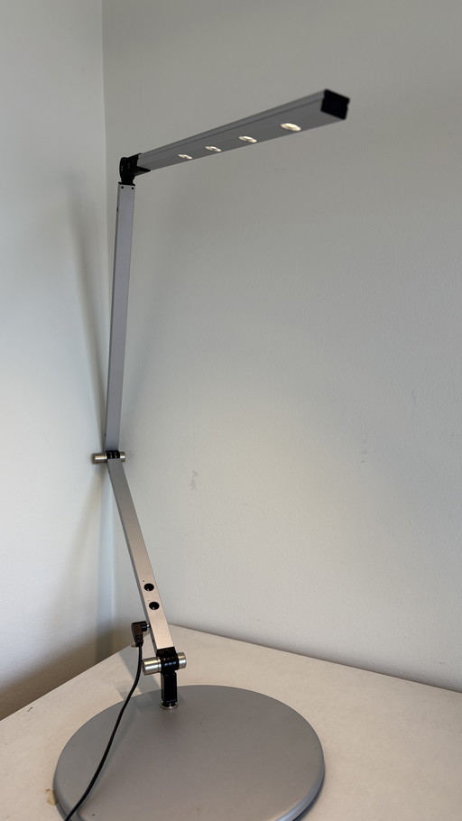 Koncept HL3100AW desk lamp