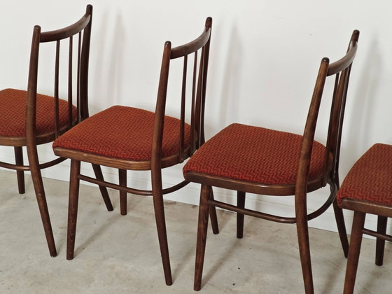 Juego de 4 sillas de comedor TON Bystrice Antonin Suman tela naranja – Thonet, Wood, Mid Century Modern (photo 15 of 16)