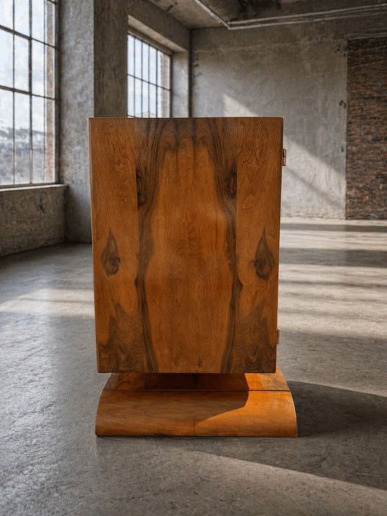 Image 1 of Sideboard/Schrank aus Walnussholz im Art-déco-Stil, 1930er–1940er Jahre, Mitteleuropa