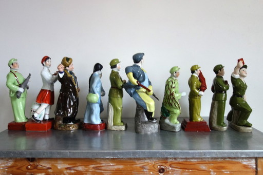 10 statues of the Chinese Cultural Revolution