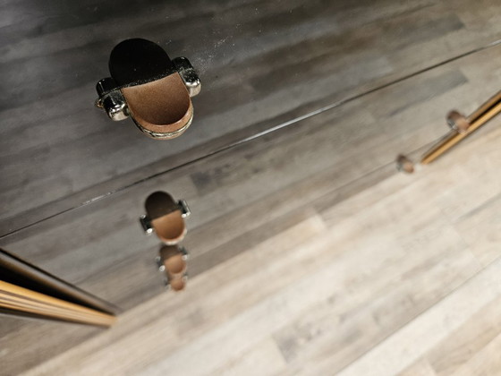 1970er Pierre Cardin Buffetschrank aus schwarz lackiertem Holz – Buffetschränke, Wood, Klassiek (photo 14 of 32)