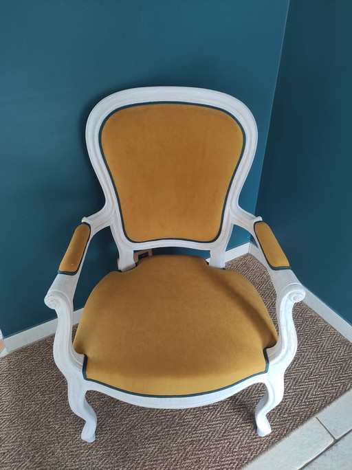 Fauteuil style Louis XV entièrement restauré – artisanat -tissu velours 