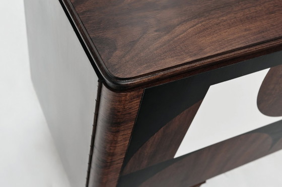 Buffet vintage des années 1950, style moderniste, en noyer, à motif géométrique Op Art. – Vaisseliers, Wood (photo 7 of 14)